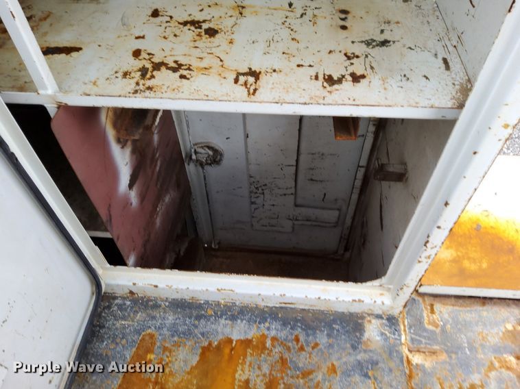 image for item LV9039 2006 Freightliner M2 106  utility / service truck