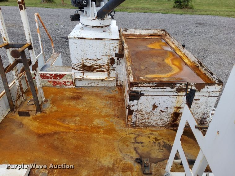 image for item LV9039 2006 Freightliner M2 106  utility / service truck