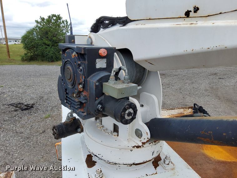 image for item LV9039 2006 Freightliner M2 106  utility / service truck