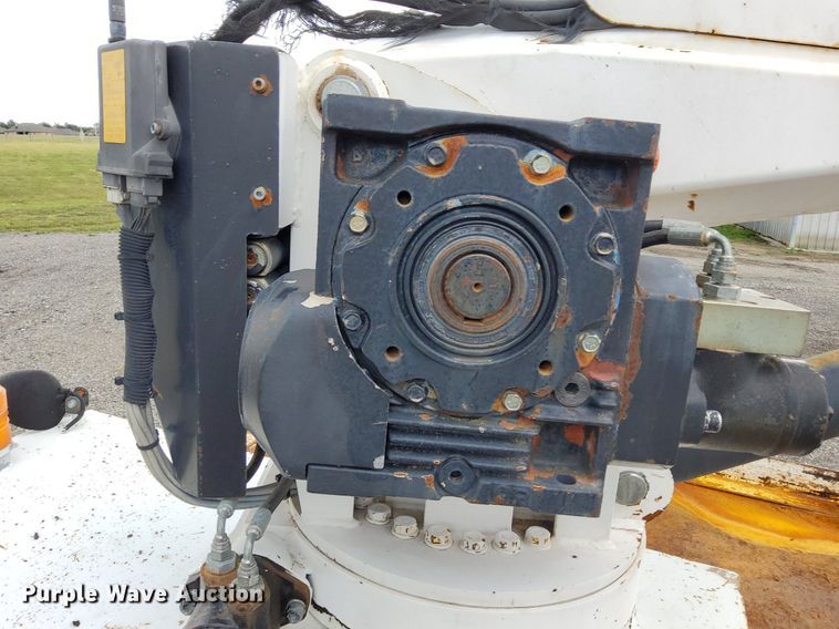 image for item LV9039 2006 Freightliner M2 106  utility / service truck