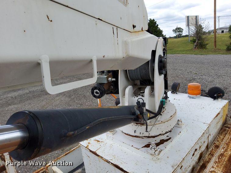 image for item LV9039 2006 Freightliner M2 106  utility / service truck