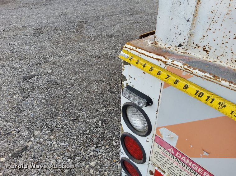 image for item LV9039 2006 Freightliner M2 106  utility / service truck