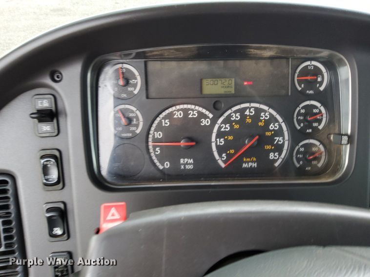 image for item LV9039 2006 Freightliner M2 106  utility / service truck