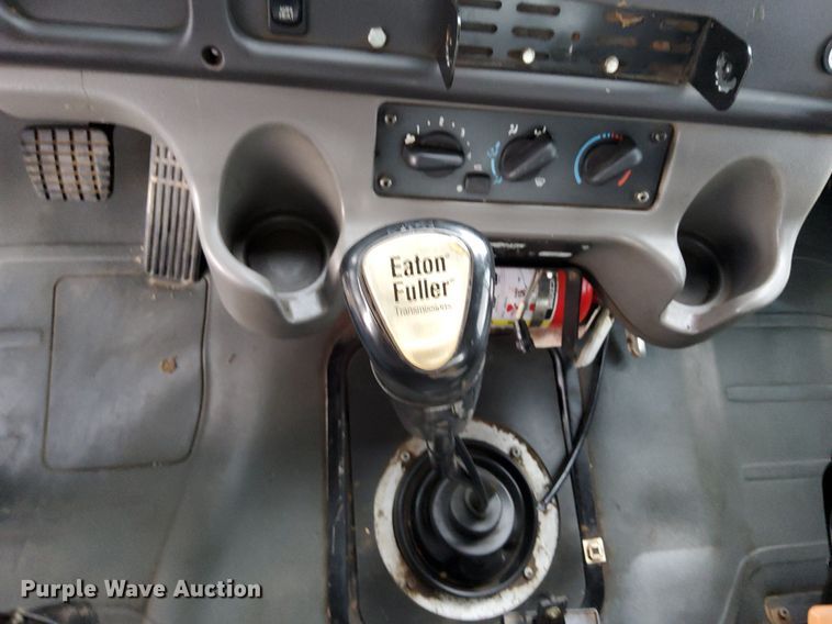 image for item LV9039 2006 Freightliner M2 106  utility / service truck