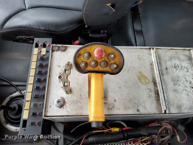 image for item LV9039 2006 Freightliner M2 106  utility / service truck