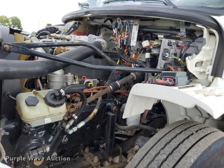 image for item LV9039 2006 Freightliner M2 106  utility / service truck