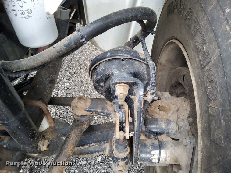 image for item LV9039 2006 Freightliner M2 106  utility / service truck