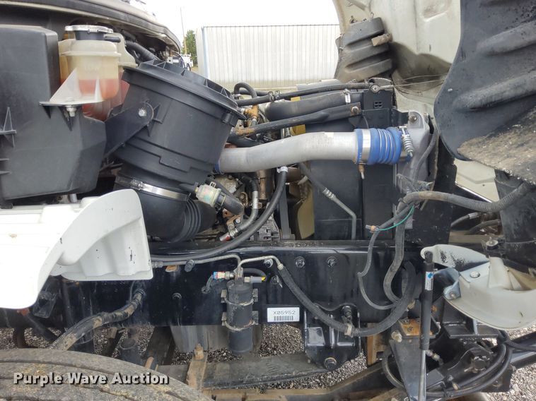 image for item LV9039 2006 Freightliner M2 106  utility / service truck