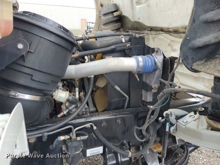 image for item LV9039 2006 Freightliner M2 106  utility / service truck