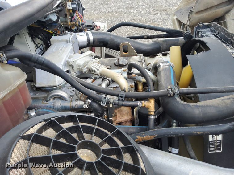 image for item LV9039 2006 Freightliner M2 106  utility / service truck