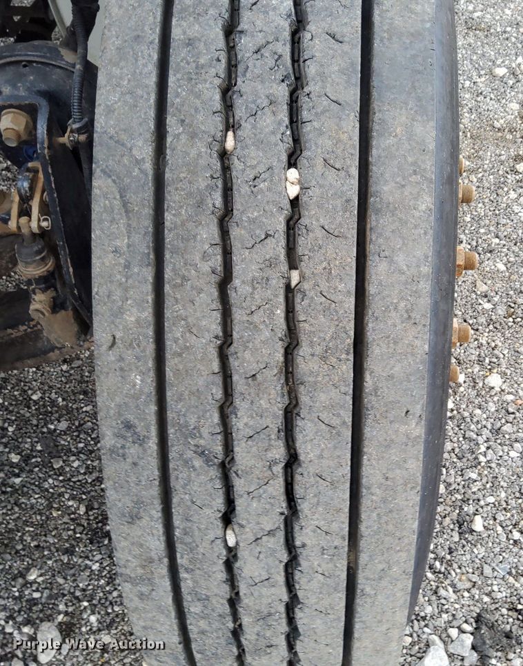 image for item LV9039 2006 Freightliner M2 106  utility / service truck