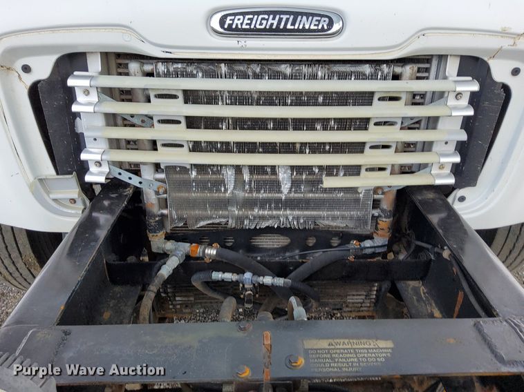 image for item LV9039 2006 Freightliner M2 106  utility / service truck