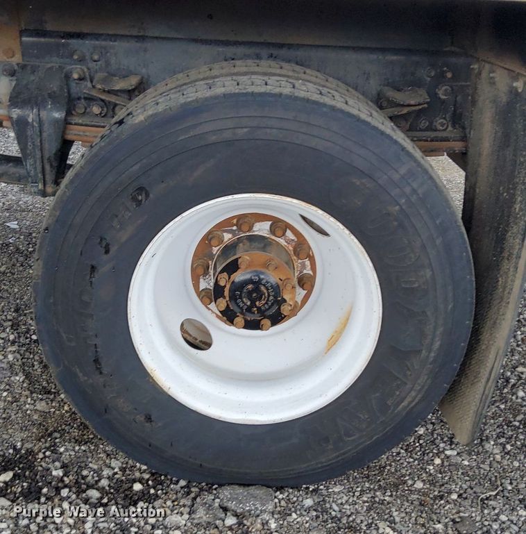 image for item LV9039 2006 Freightliner M2 106  utility / service truck