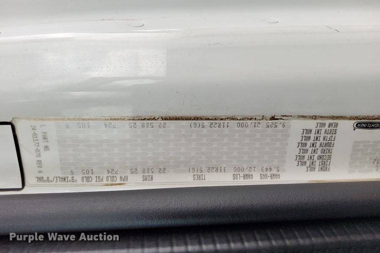 image for item LV9039 2006 Freightliner M2 106  utility / service truck