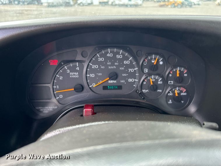 image for item LV9040 2007 GMC TC8C064  digger derrick truck