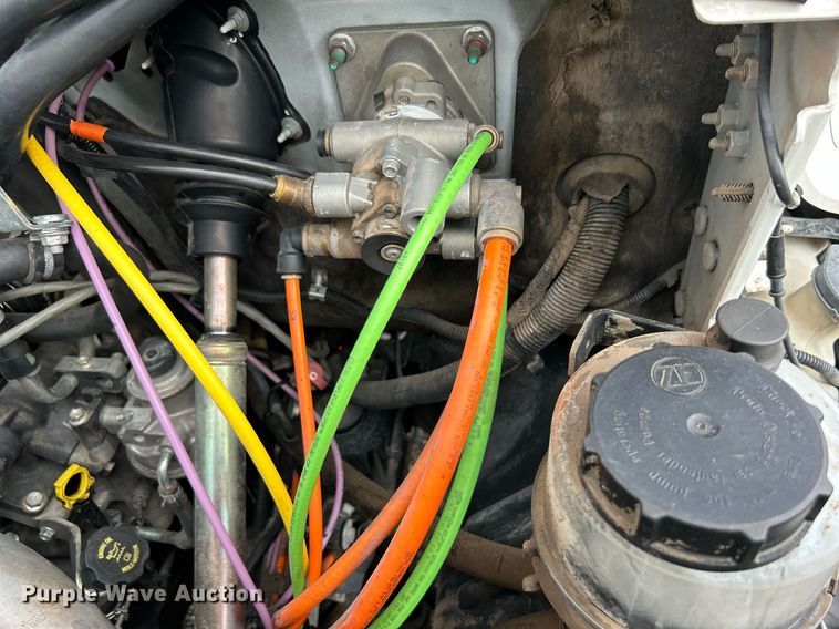 image for item LV9040 2007 GMC TC8C064  digger derrick truck