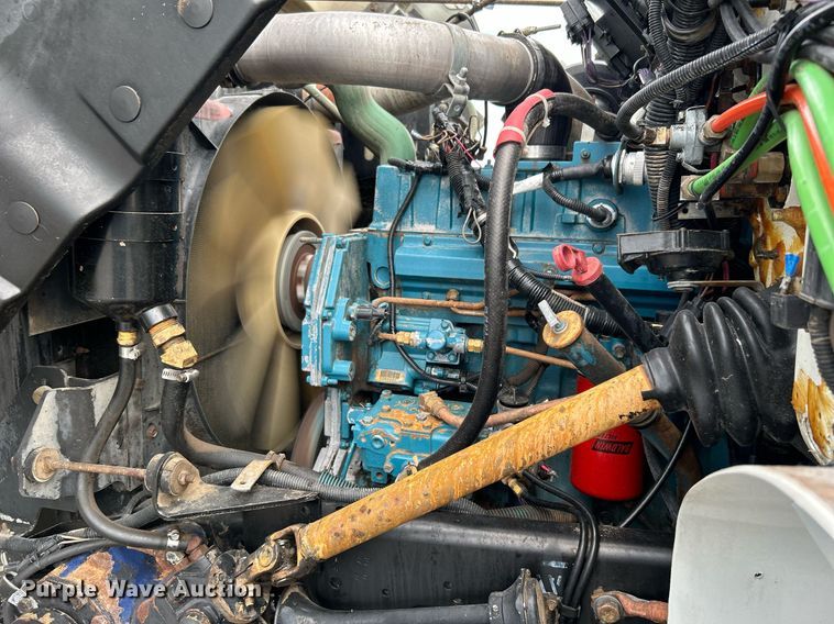 image for item LV9046 1998 International 4900  digger derrick truck