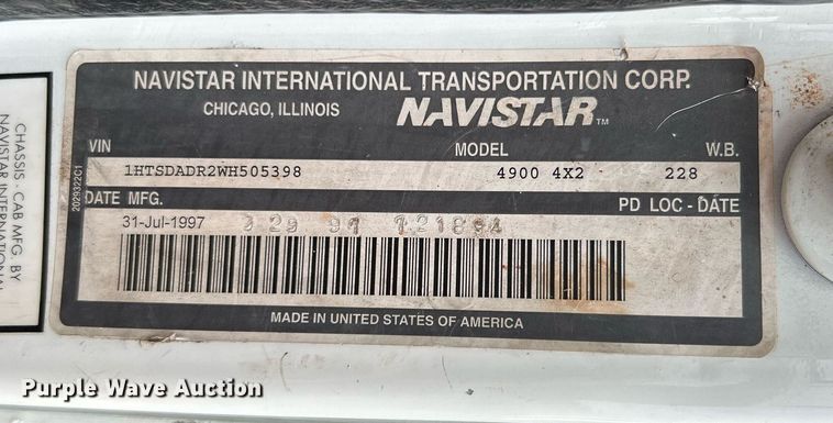 image for item LV9046 1998 International 4900  digger derrick truck