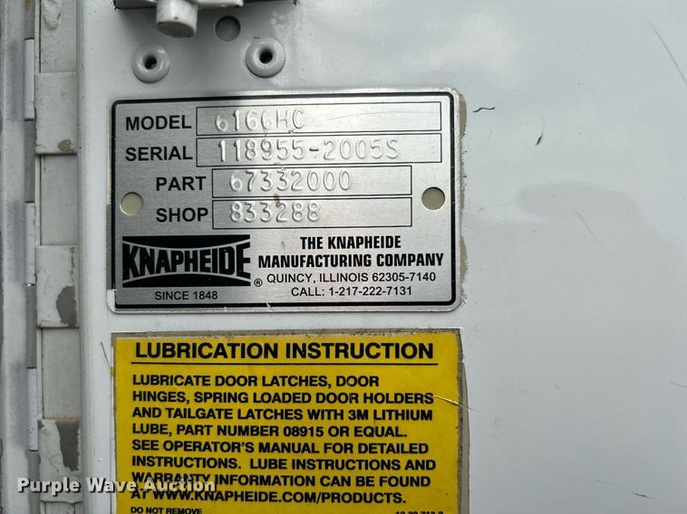 image for item LV9048 2006 Chevrolet C7500  bucket truck