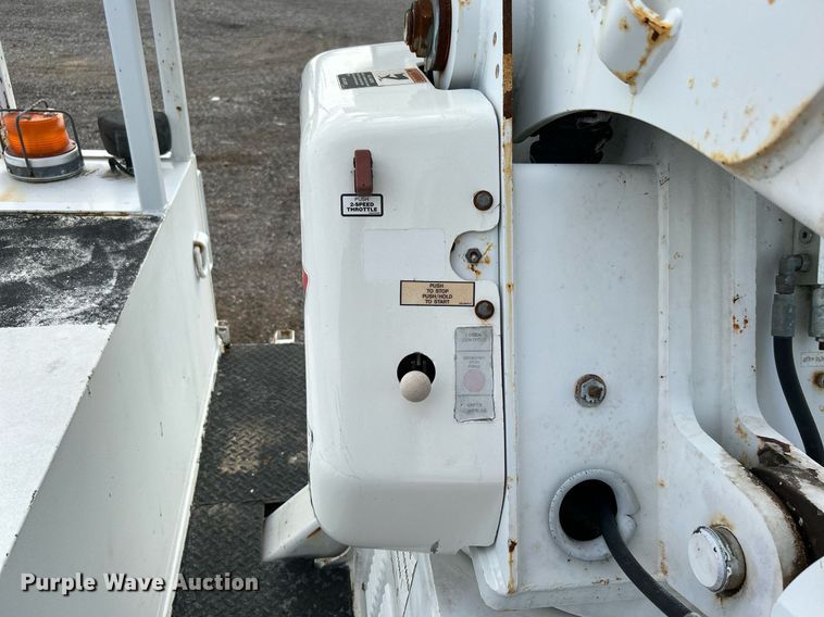 image for item LV9048 2006 Chevrolet C7500  bucket truck