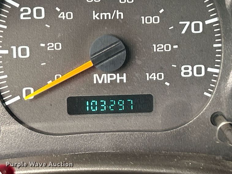 image for item LV9048 2006 Chevrolet C7500  bucket truck