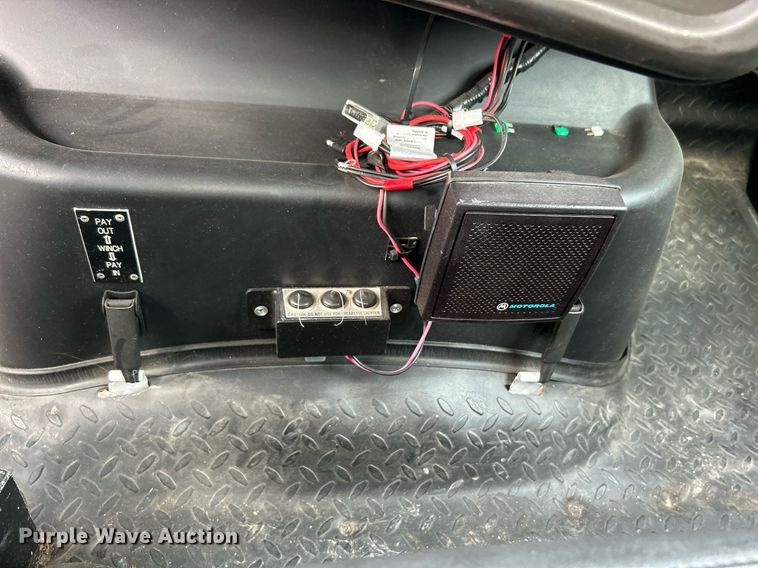 image for item LV9048 2006 Chevrolet C7500  bucket truck