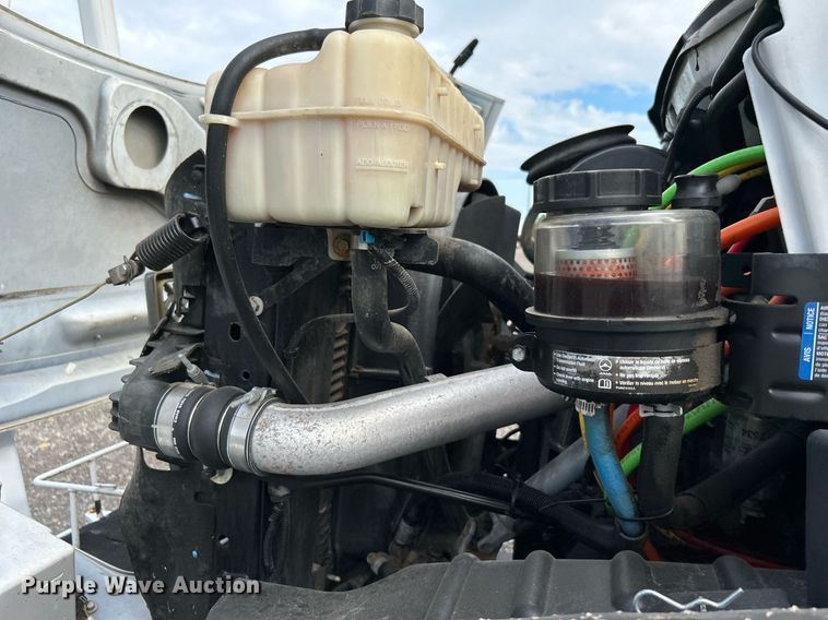 image for item LV9048 2006 Chevrolet C7500  bucket truck