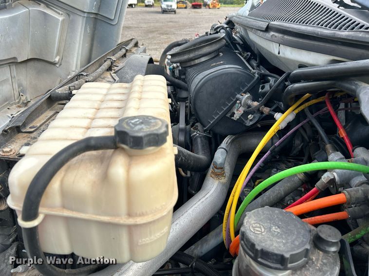 image for item LV9048 2006 Chevrolet C7500  bucket truck