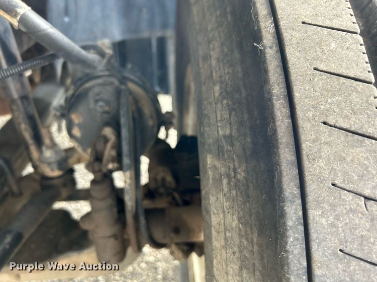 image for item LV9048 2006 Chevrolet C7500  bucket truck