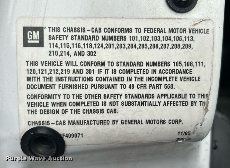 image for item LV9048 2006 Chevrolet C7500  bucket truck