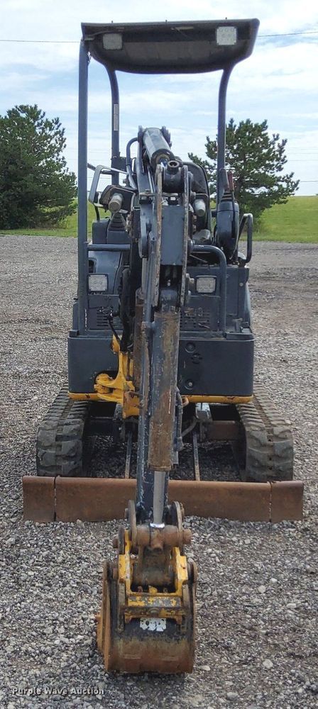 image for item LV9050 2011 John Deere 17D  mini excavator