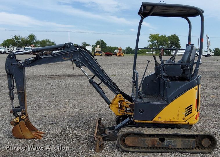 image for item LV9050 2011 John Deere 17D  mini excavator