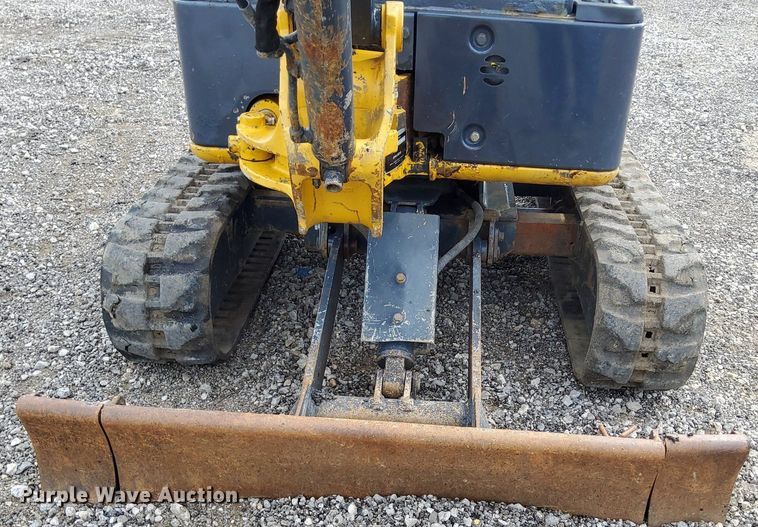 image for item LV9050 2011 John Deere 17D  mini excavator