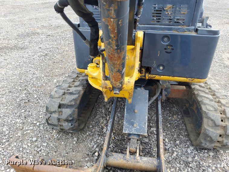 image for item LV9050 2011 John Deere 17D  mini excavator
