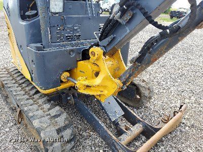 image for item LV9050 2011 John Deere 17D  mini excavator