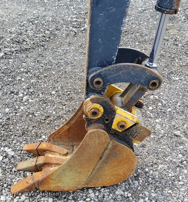 image for item LV9050 2011 John Deere 17D  mini excavator