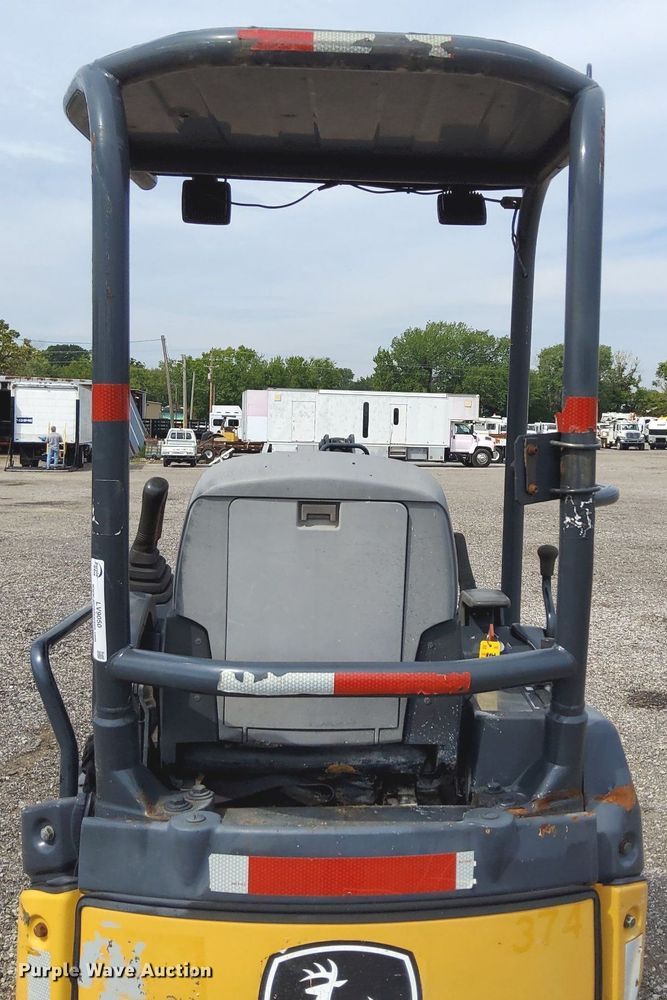 image for item LV9050 2011 John Deere 17D  mini excavator