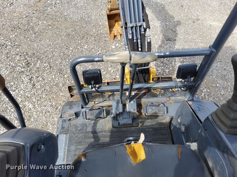 image for item LV9050 2011 John Deere 17D  mini excavator