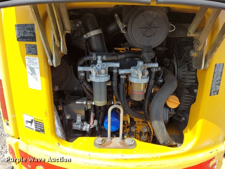 image for item LV9050 2011 John Deere 17D  mini excavator