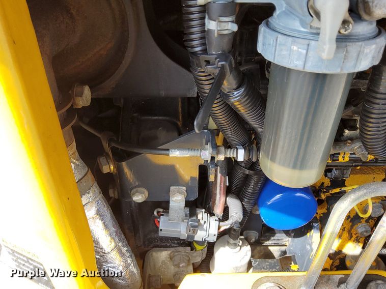 image for item LV9050 2011 John Deere 17D  mini excavator