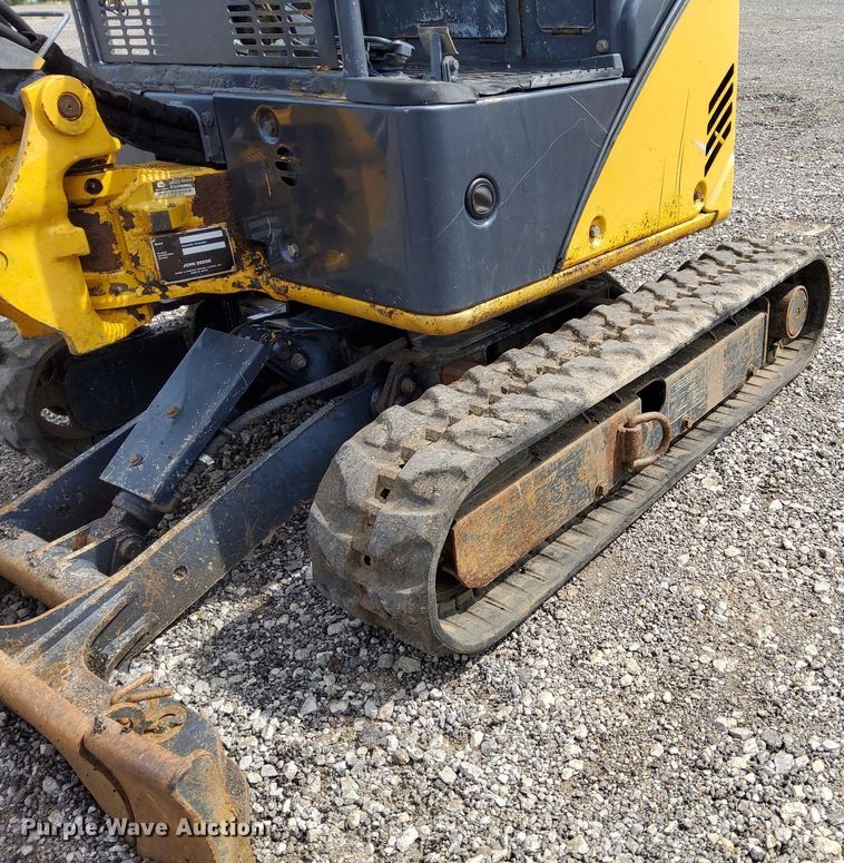 image for item LV9050 2011 John Deere 17D  mini excavator