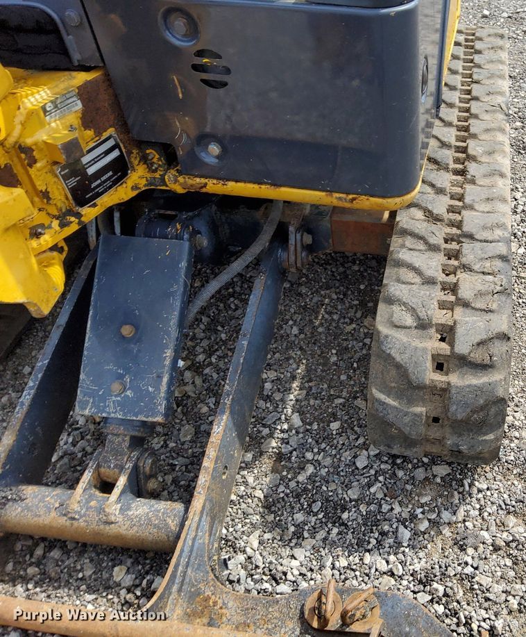 image for item LV9050 2011 John Deere 17D  mini excavator