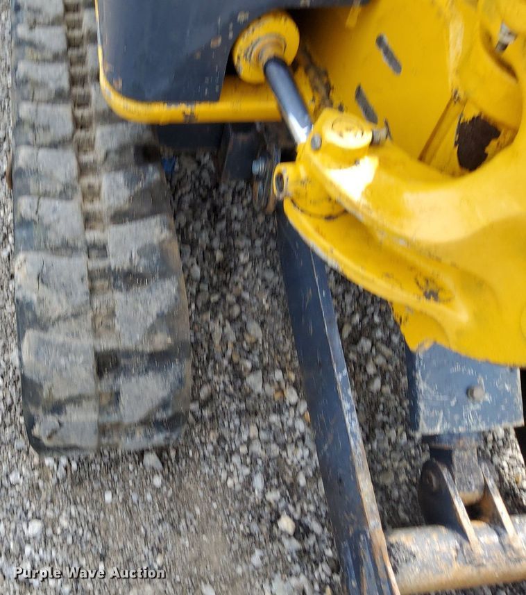 image for item LV9050 2011 John Deere 17D  mini excavator