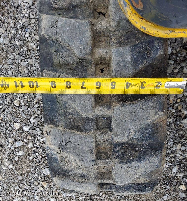 image for item LV9050 2011 John Deere 17D  mini excavator