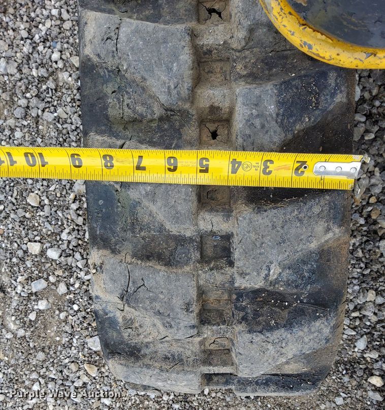 image for item LV9050 2011 John Deere 17D  mini excavator