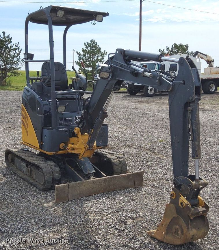 image for item LV9057 2010 John Deere 17D  mini excavator