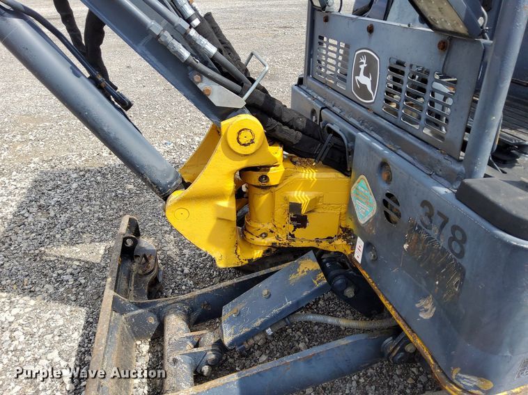 image for item LV9057 2010 John Deere 17D  mini excavator