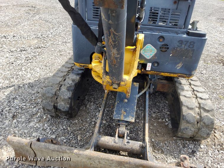 image for item LV9057 2010 John Deere 17D  mini excavator