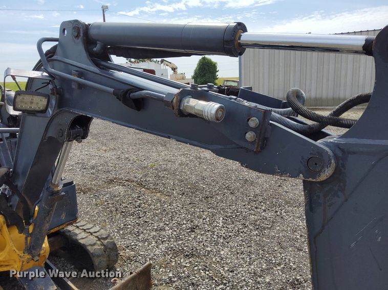 image for item LV9057 2010 John Deere 17D  mini excavator