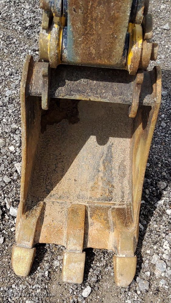 image for item LV9057 2010 John Deere 17D  mini excavator